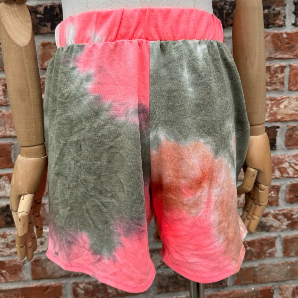 Eldridge neon pink and earth toned tie dyed cloth shorts / L / EUC
